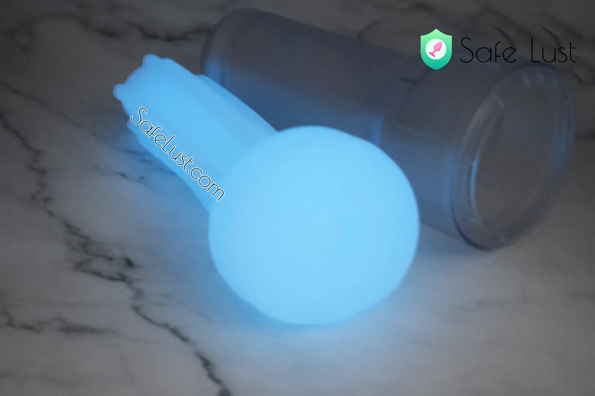 Kiiroo FeelGlow Limited Edition Glow-In-The-Dark Masturbator Review